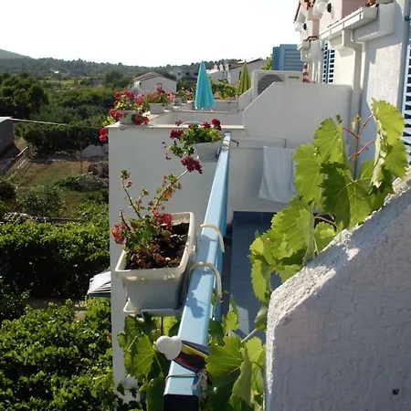 Apartment In With Sea View, Balcony, Air Conditioning, Wifi 3560-4 *