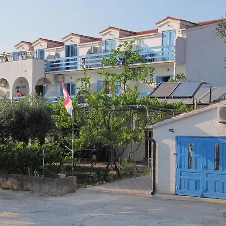 Apartment In With Sea View, Balcony, Air Conditioning, Wifi 3560-4